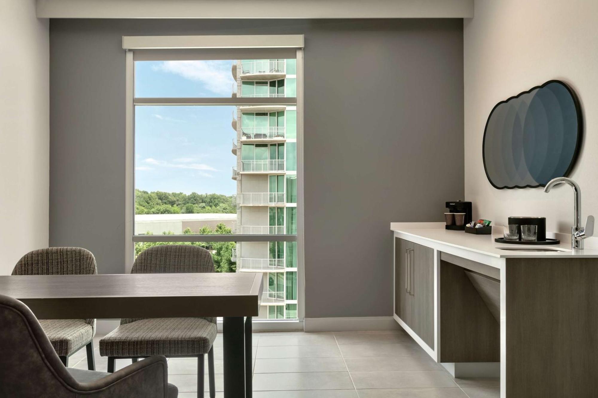 Embassy Suites By Hilton Atlanta Midtown Экстерьер фото