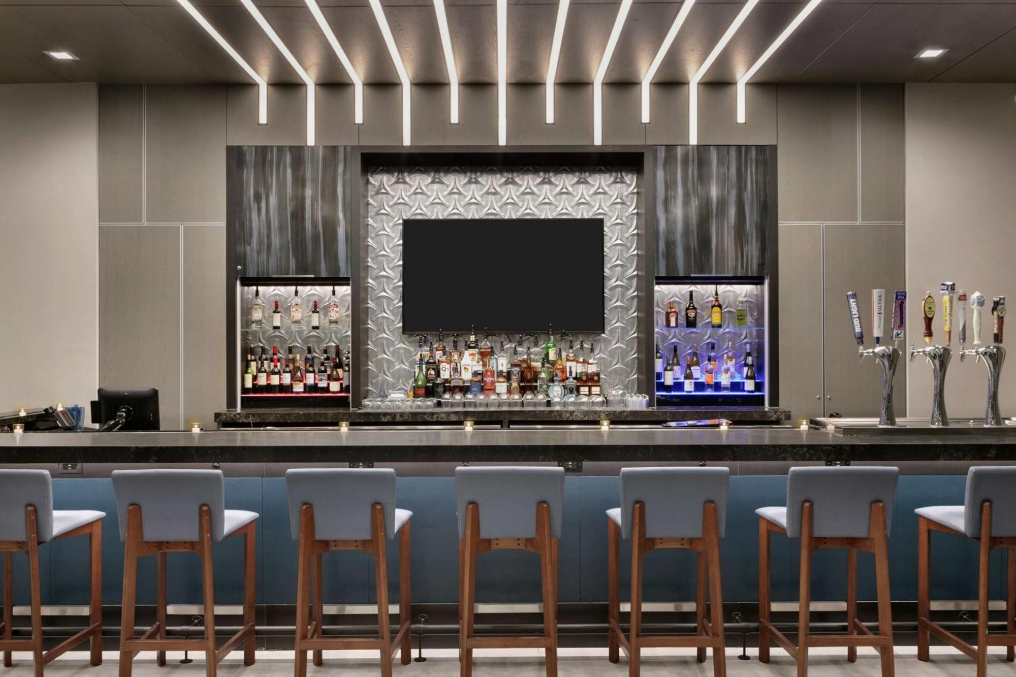 Embassy Suites By Hilton Atlanta Midtown Экстерьер фото